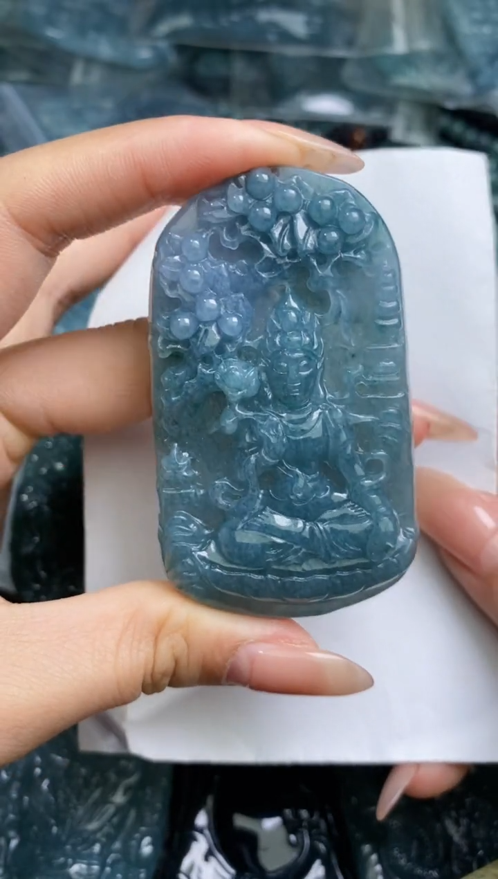 【闪购商品】翡翠颈饰未镶嵌           