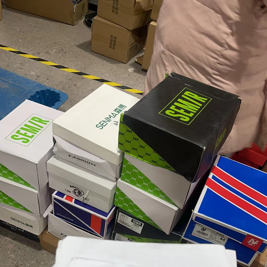 多款男女不分 颜色不分鞋D21702