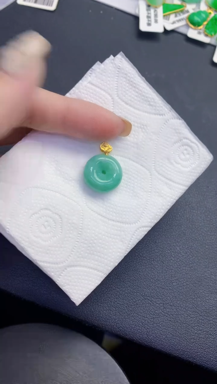 颈饰未镶嵌翡翠缅甸天然翡翠A货
