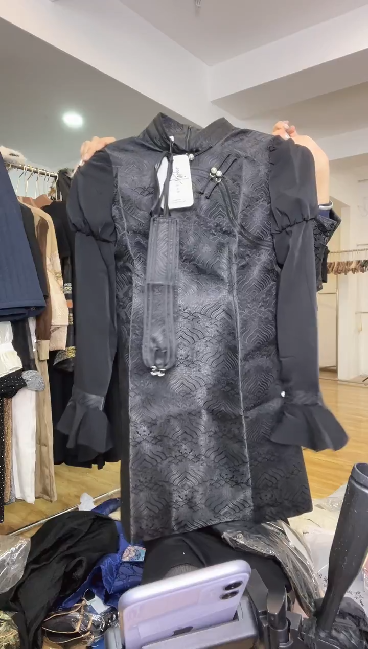 S码         95斤  纱袖连衣裙