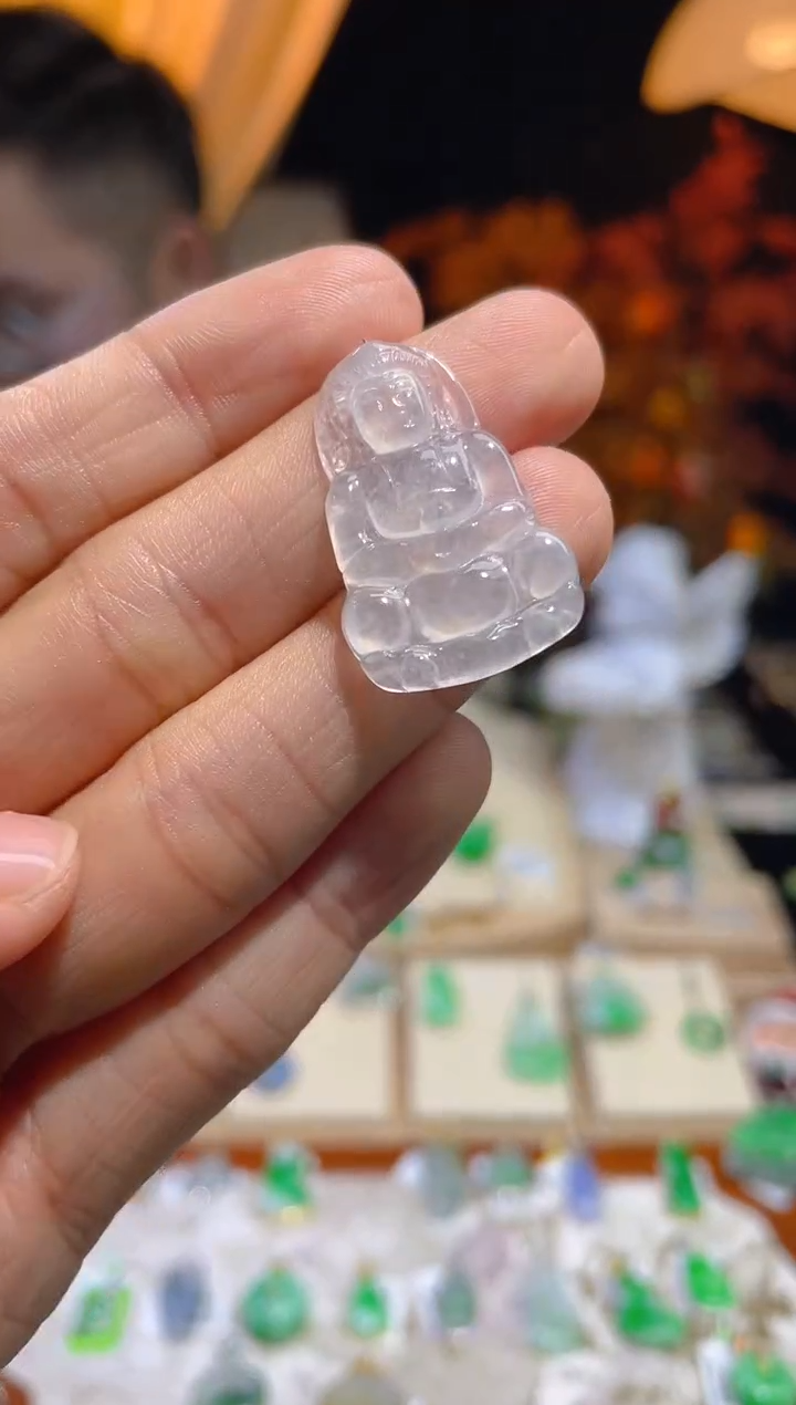 【闪购商品】翡翠颈饰未镶嵌假一赔三