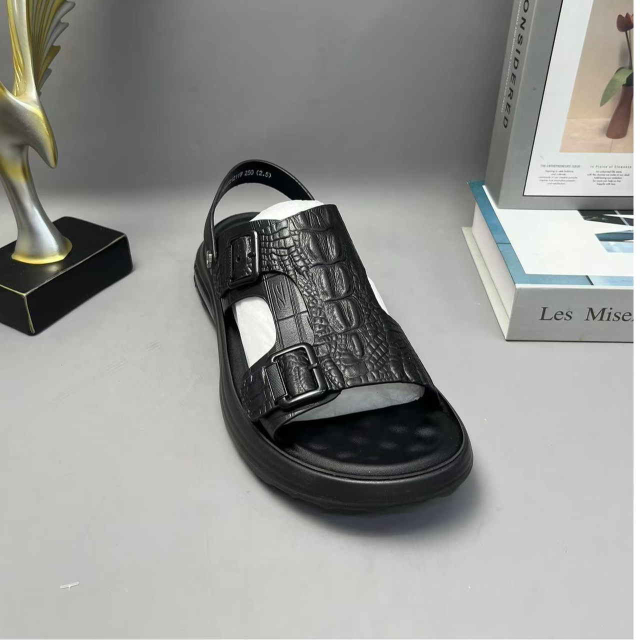 12118深棕色断码清仓男鞋