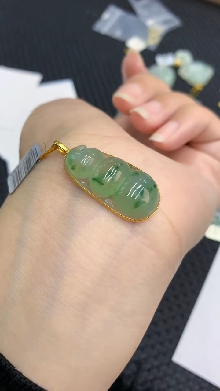 【闪购商品】翡翠颈饰18K金镶嵌            8