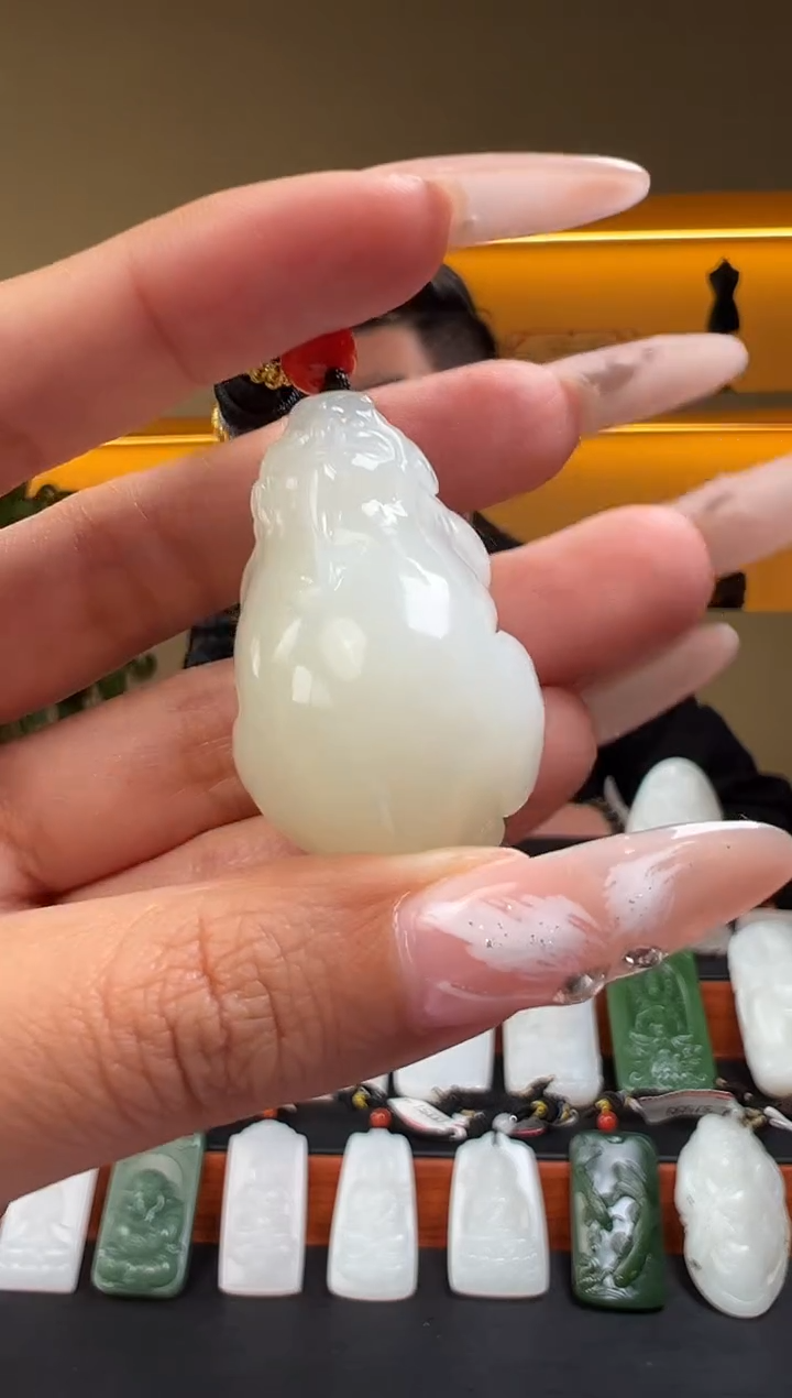 颈饰未镶嵌和田玉2500