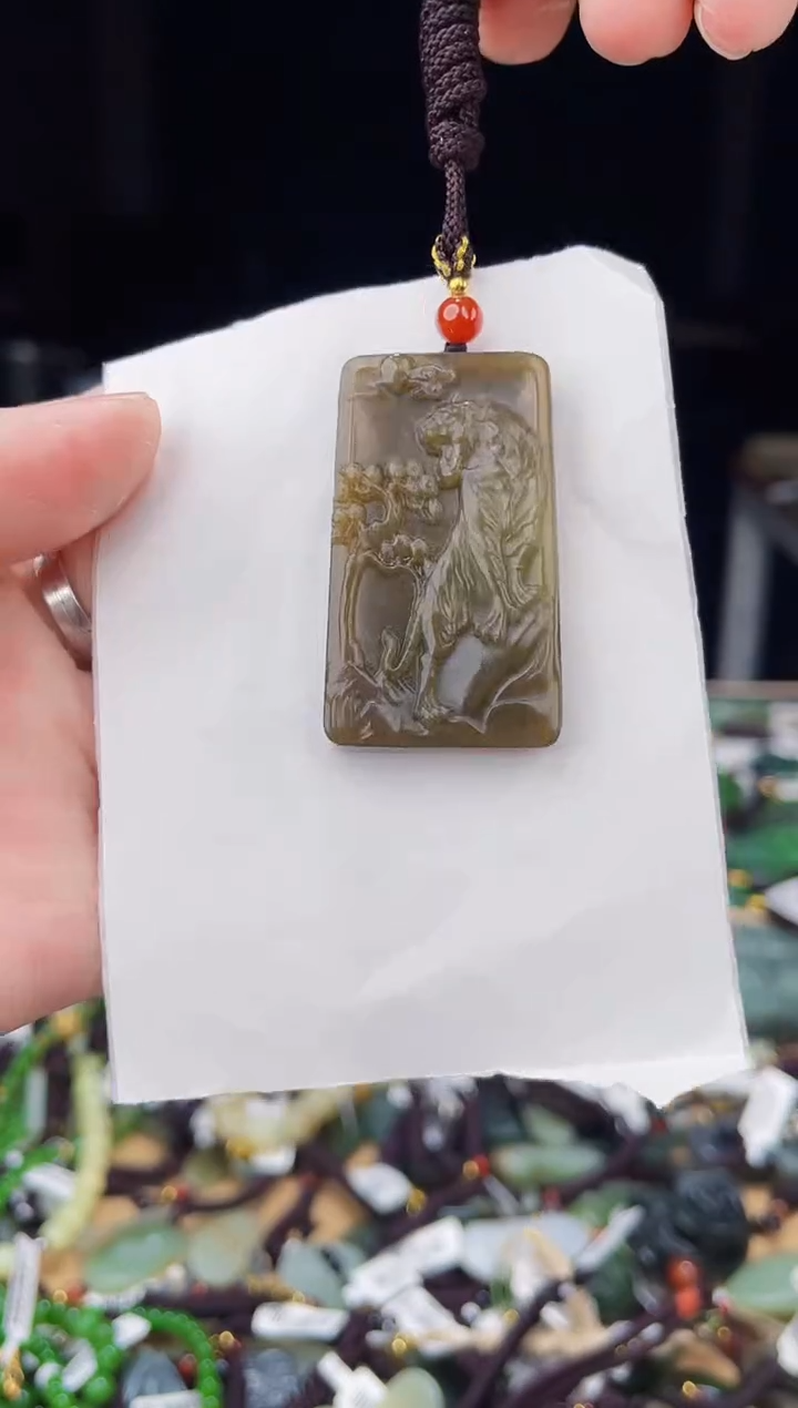 颈饰未镶嵌和田玉1