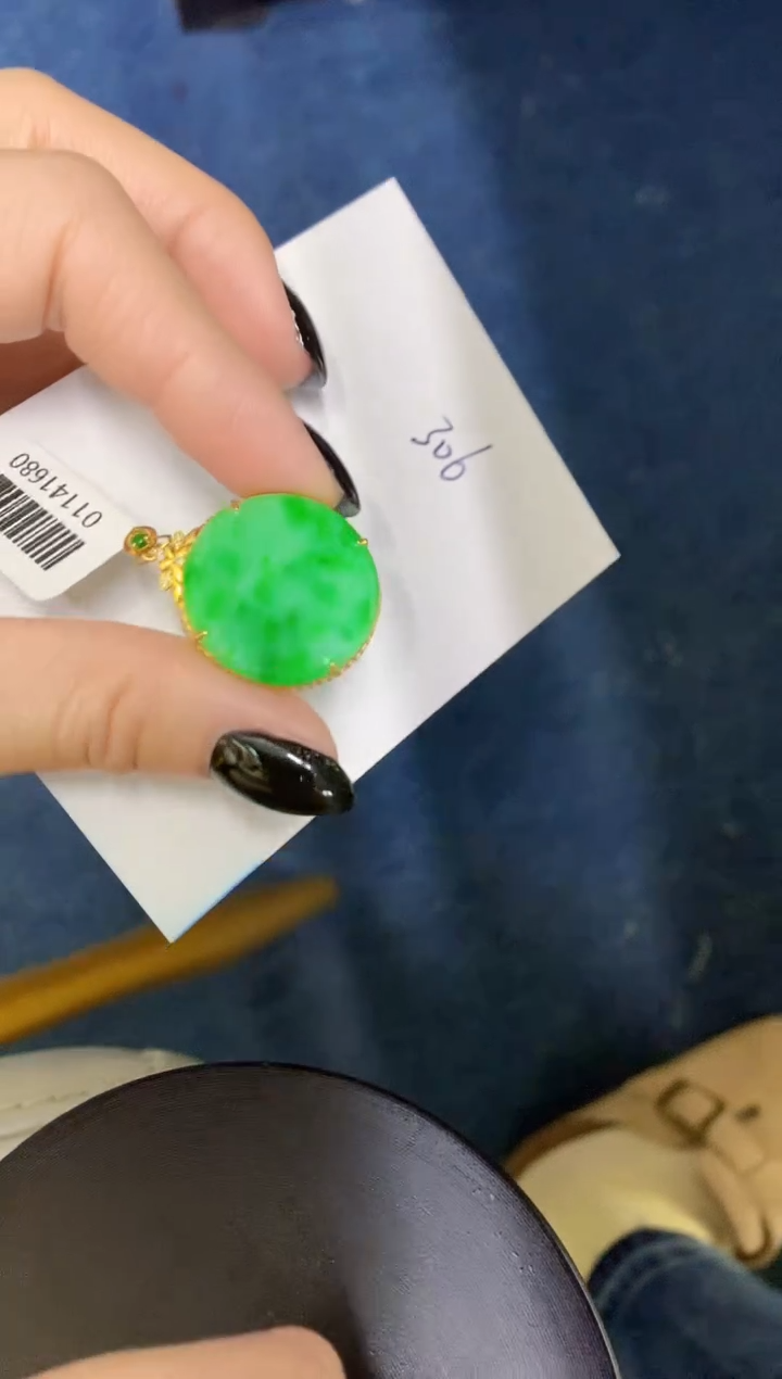 【闪购商品】翡翠颈饰18K金镶嵌0000000000