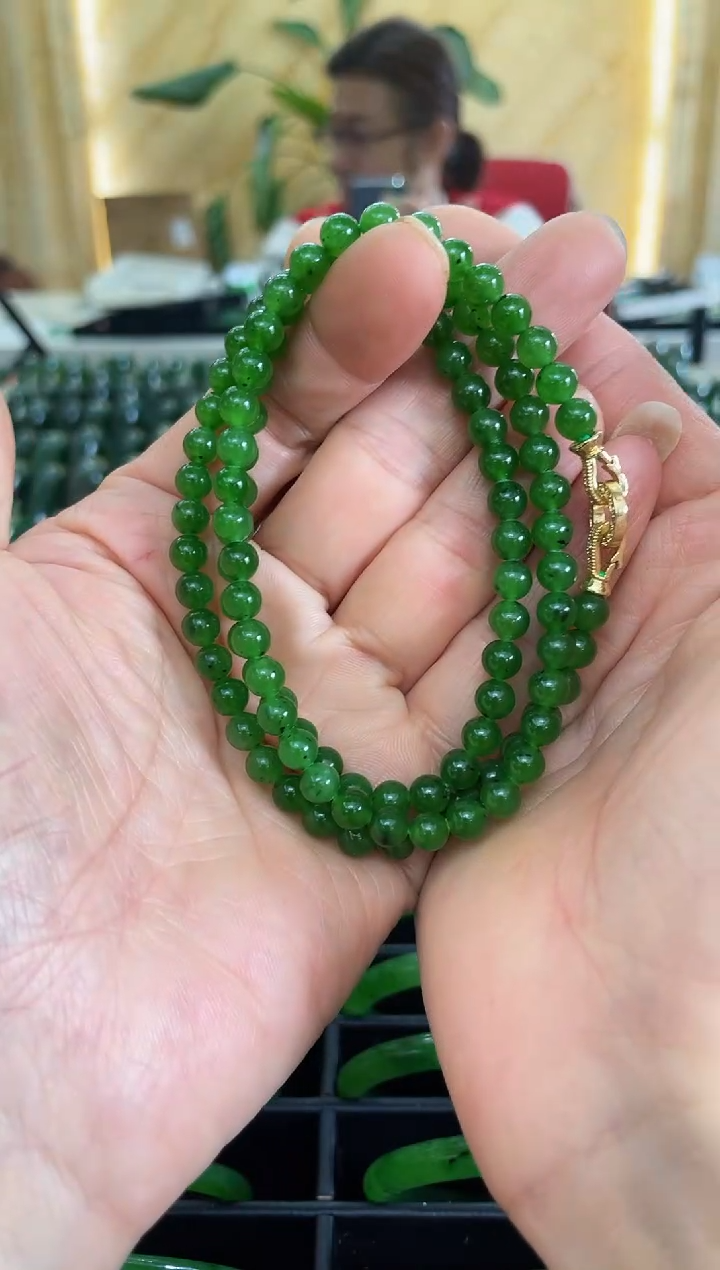 【闪购商品】和田玉（碧玉）颈饰未镶嵌卡6微黑妈妈链（多样性发一）