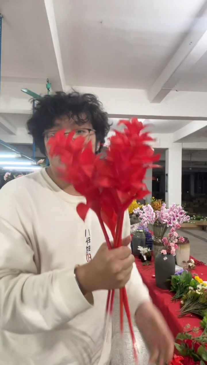 【闪购商品】仿真绿植水塔花4束