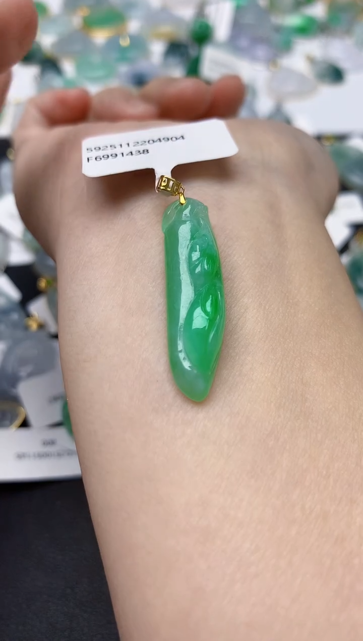 颈饰18K金镶嵌翡翠天然缅甸A货翡翠