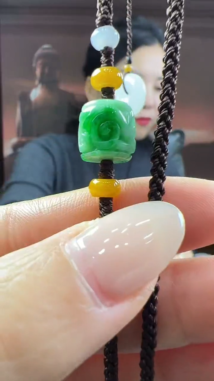 未镶嵌挂件翡翠美背