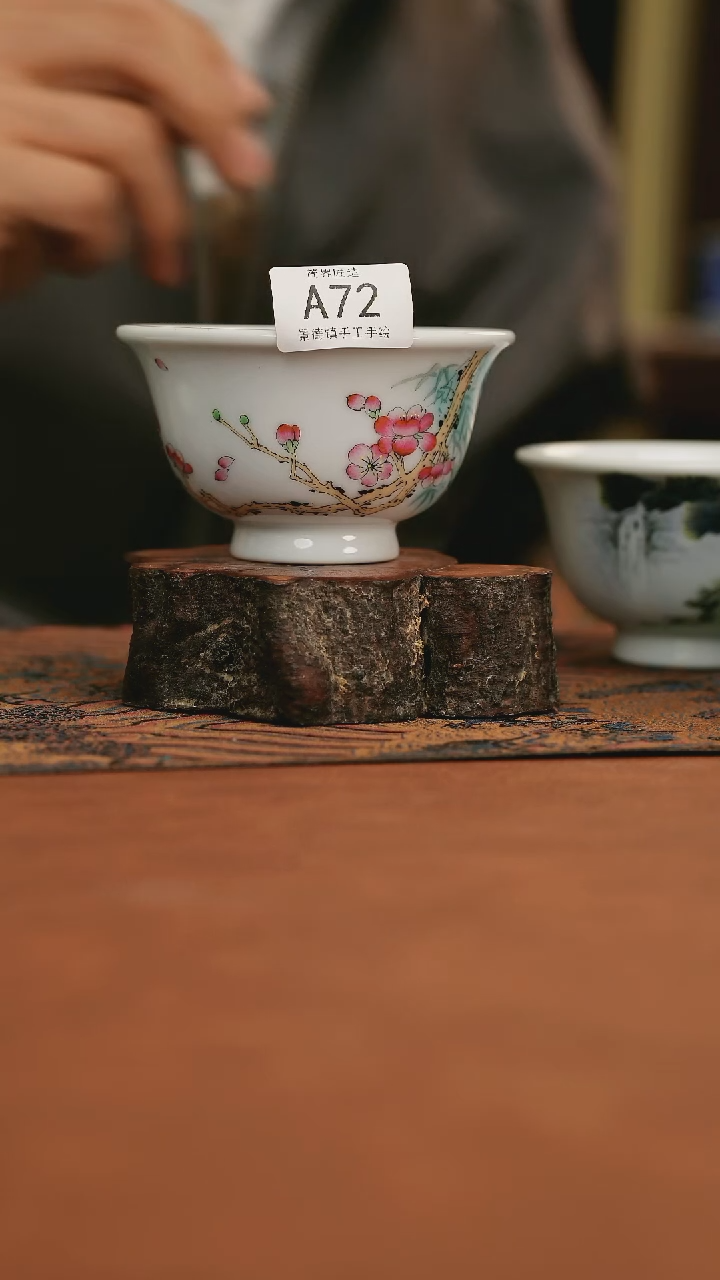 摆件陶大压手梅花72