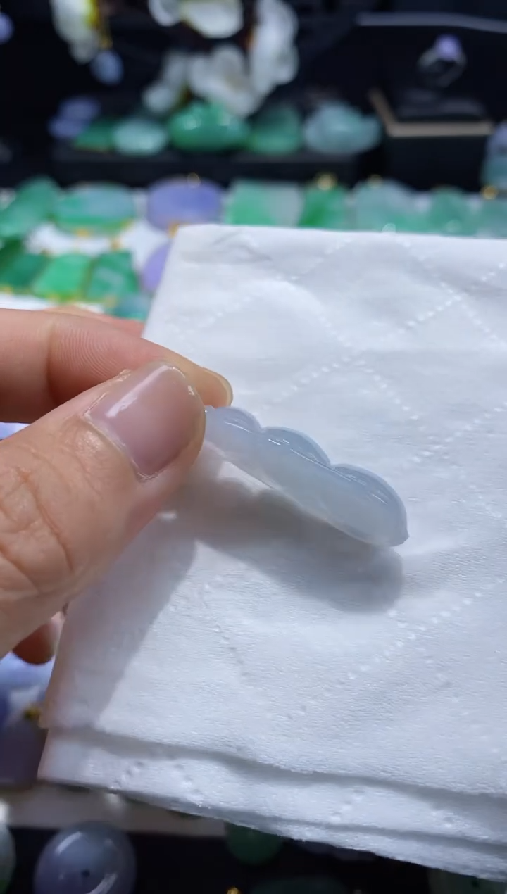 翡翠18K金镶嵌吊坠(不含链)豆子