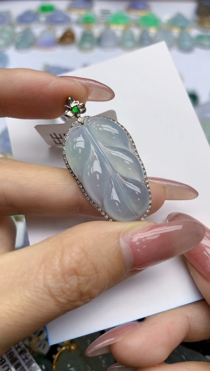 【闪购商品】翡翠挂件18K金镶嵌天然翡翠A货