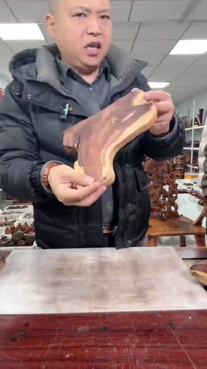 【闪购商品】花梨木类木雕工艺品8888888