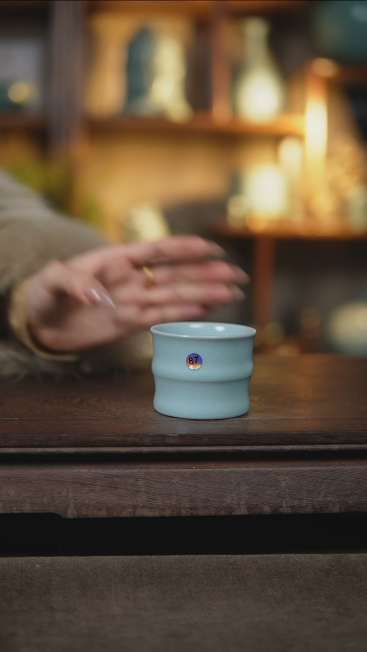 【闪购商品】杯仿古月白竹节杯瑕87