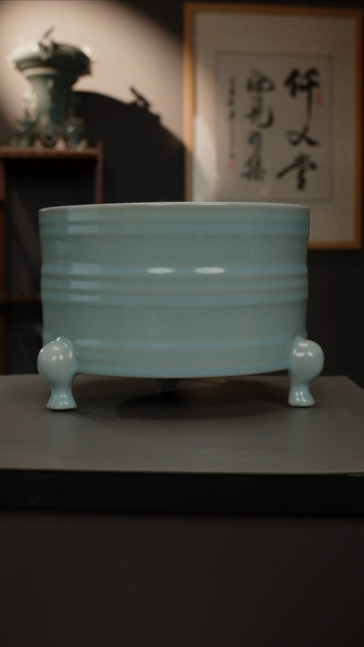 【闪购商品】杯仿古釉原矿 三足弦纹尊 