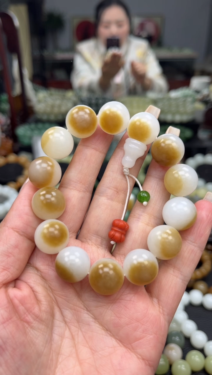 【闪购商品】和田玉手串未镶嵌糖白卡16