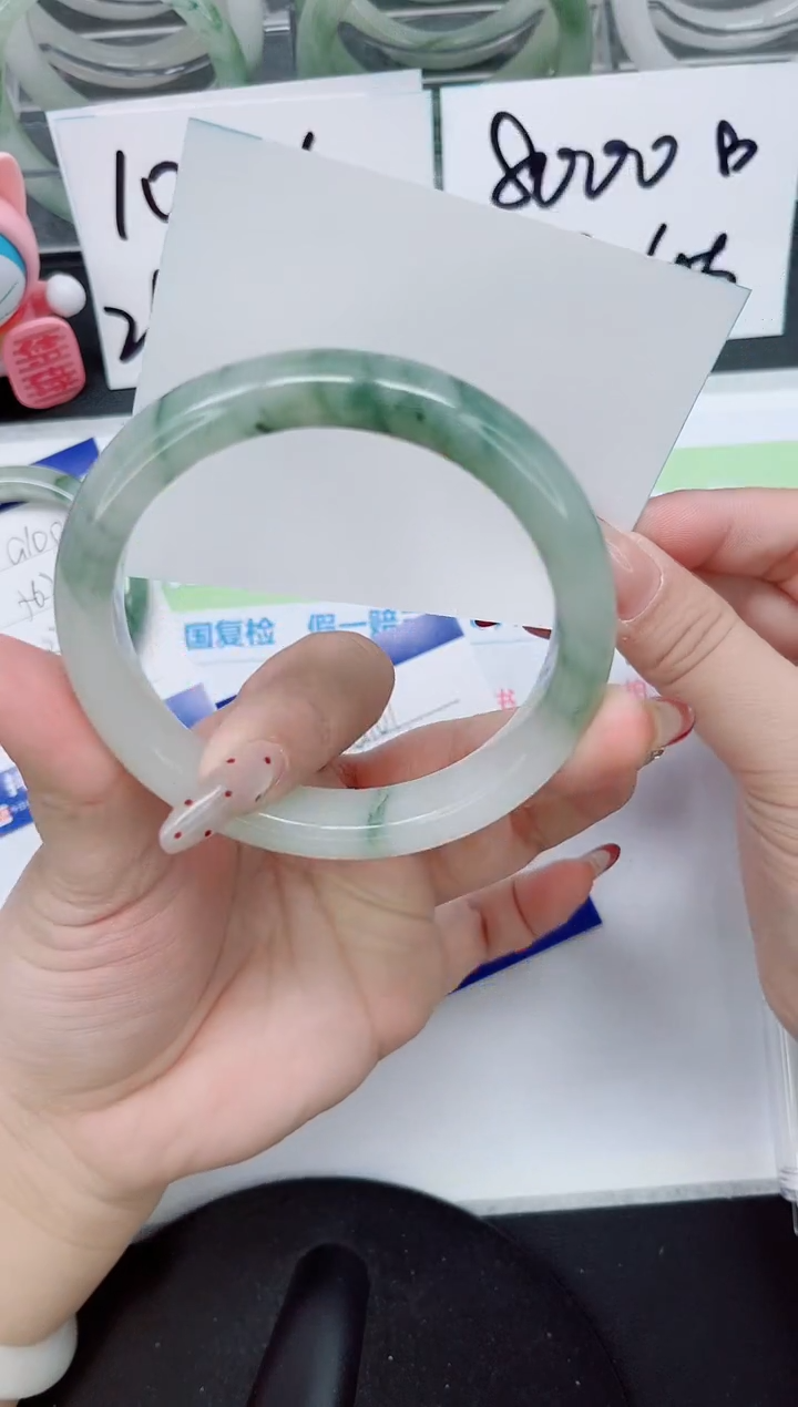 【闪购商品】石英质玉手镯未镶嵌a101