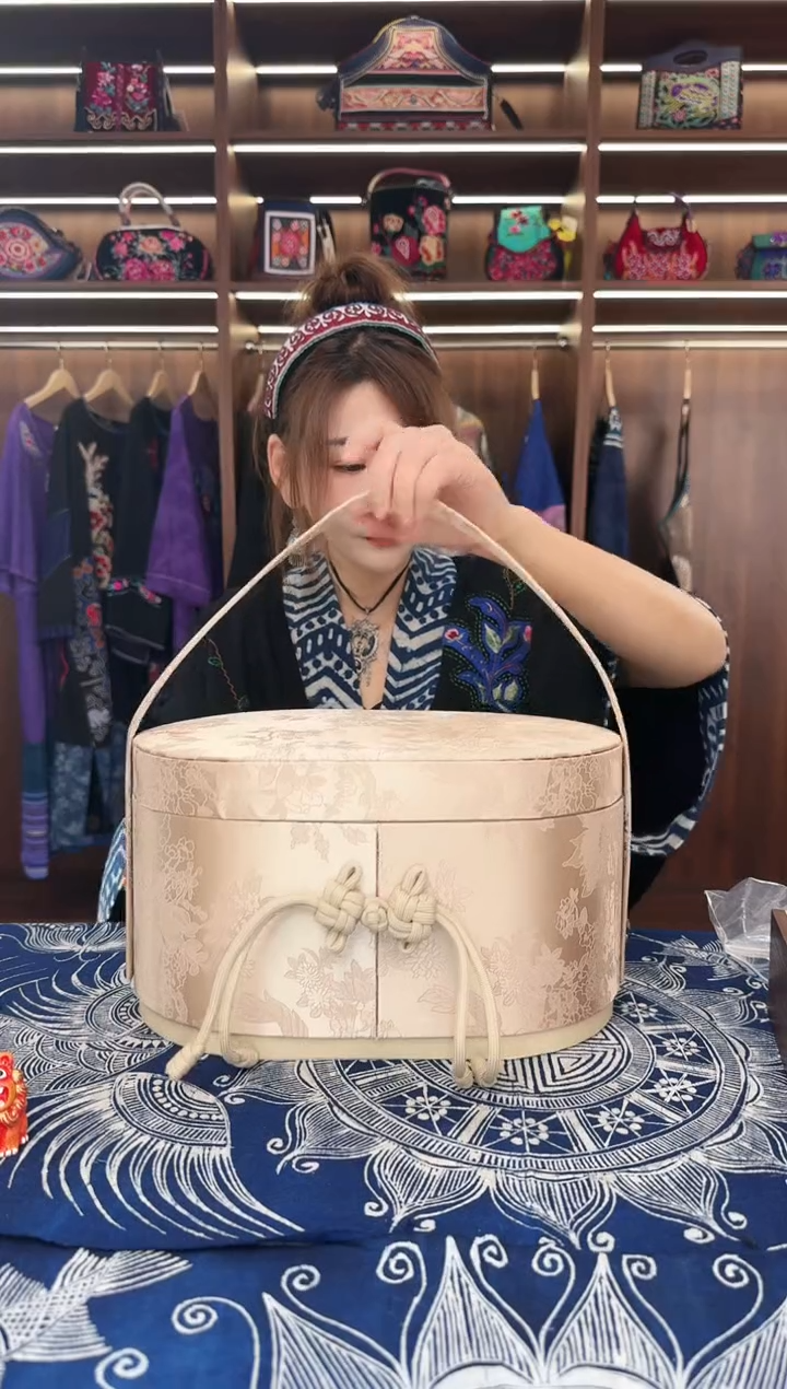 织绣L632黔东南苗族刺绣