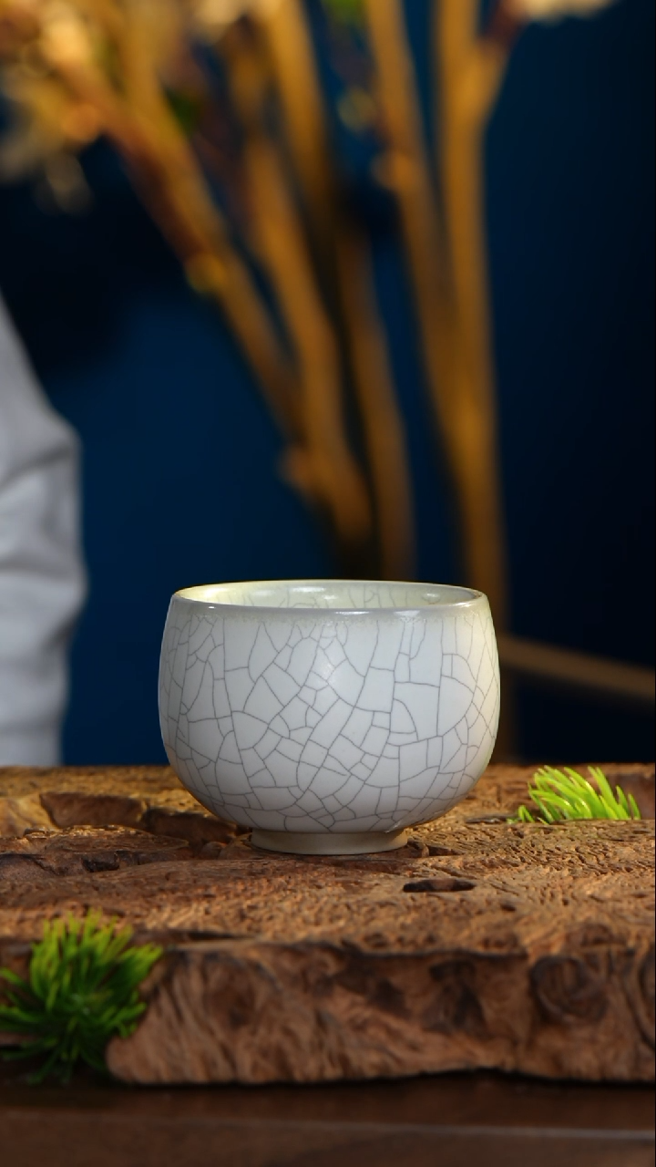 【闪购商品】【1443】亚光白釉开片圆口杯  