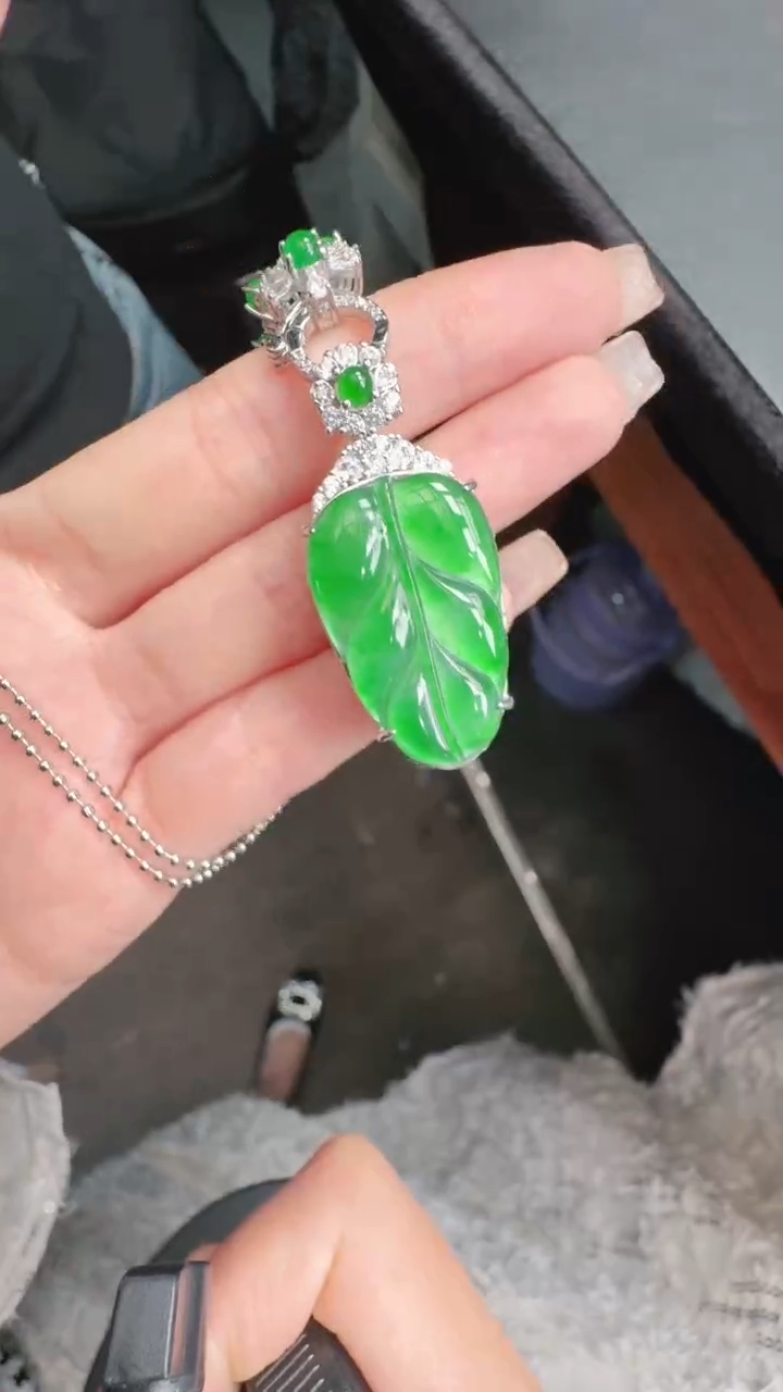 未镶嵌定制翡翠A货有轻微色差属于正常现象，叶子1