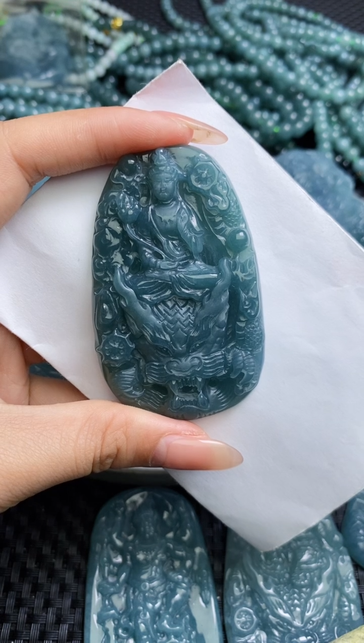 【闪购商品】翡翠颈饰未镶嵌         