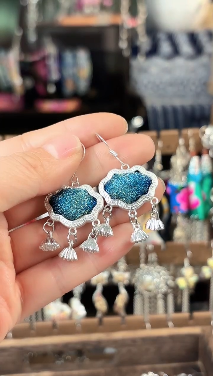 彩云南阁非遗老绣饰品785*