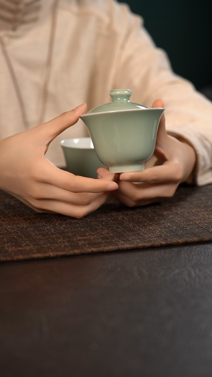 【闪购商品】杯云霞珍藏豆青纯色小盖碗