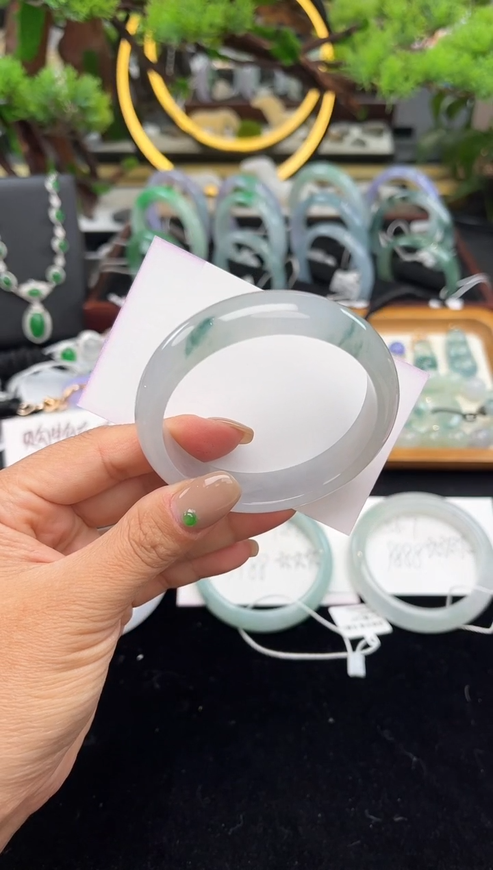 未镶嵌手镯翡翠手镯