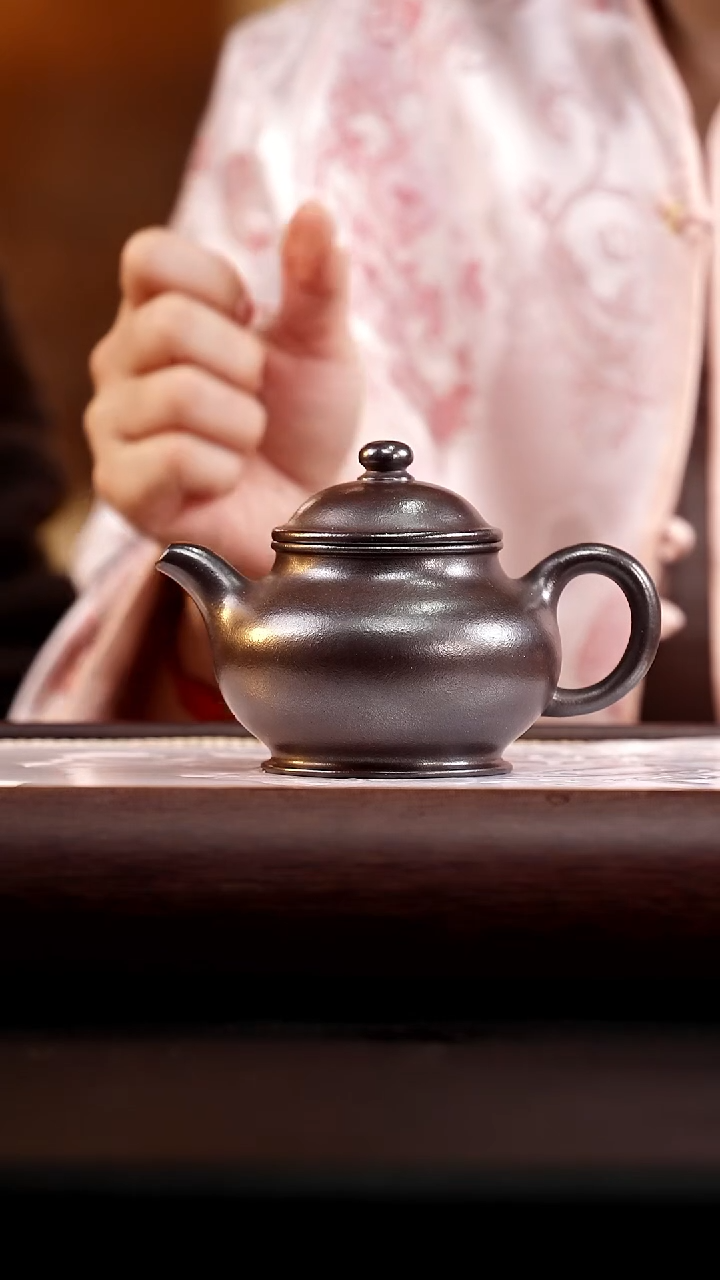  茶壶紫砂石黄潘壶230cc