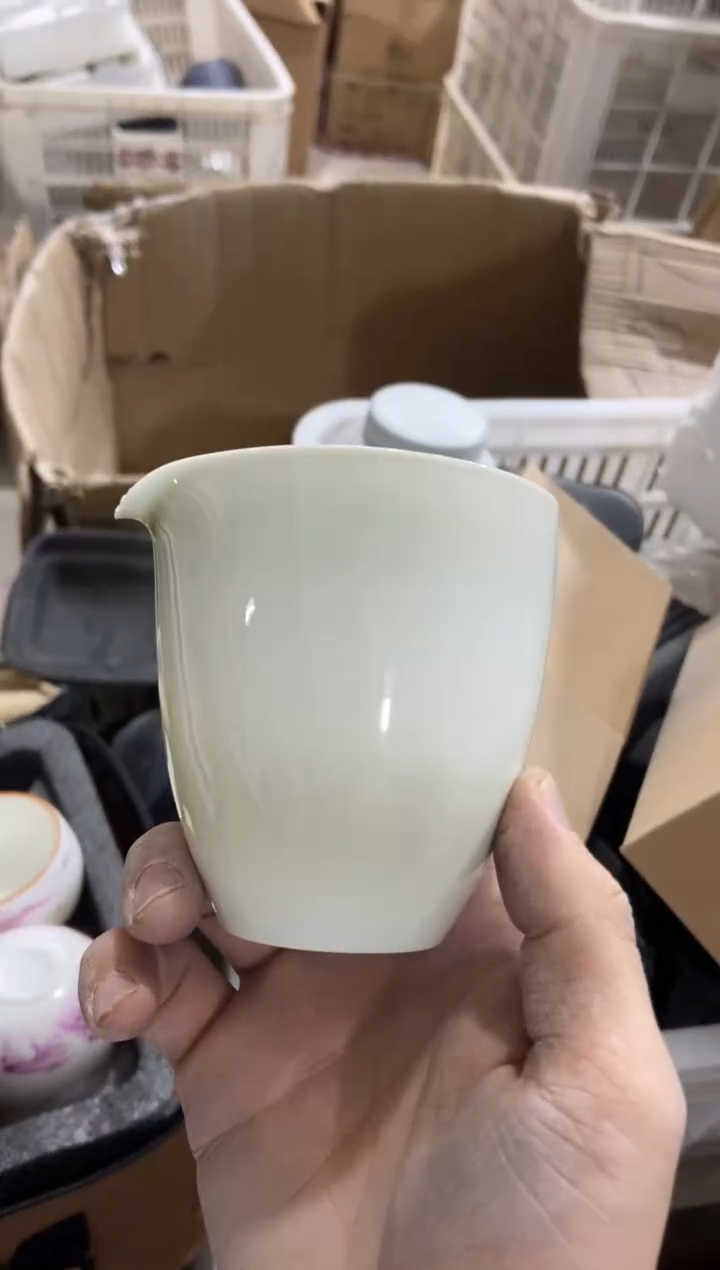 杯子瓷无运费险不带礼盒略有瑕疵有点脏介意勿拍
