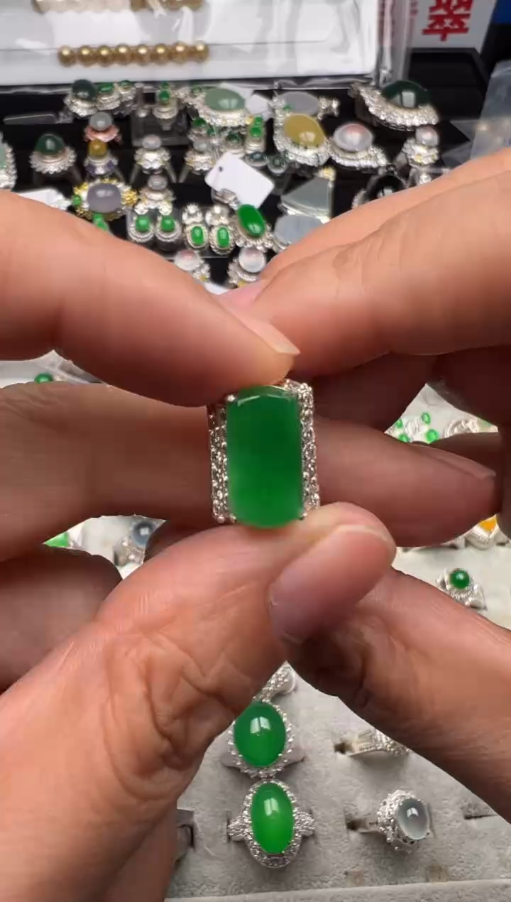 【闪购商品】定制翡翠未镶嵌A货翡翠