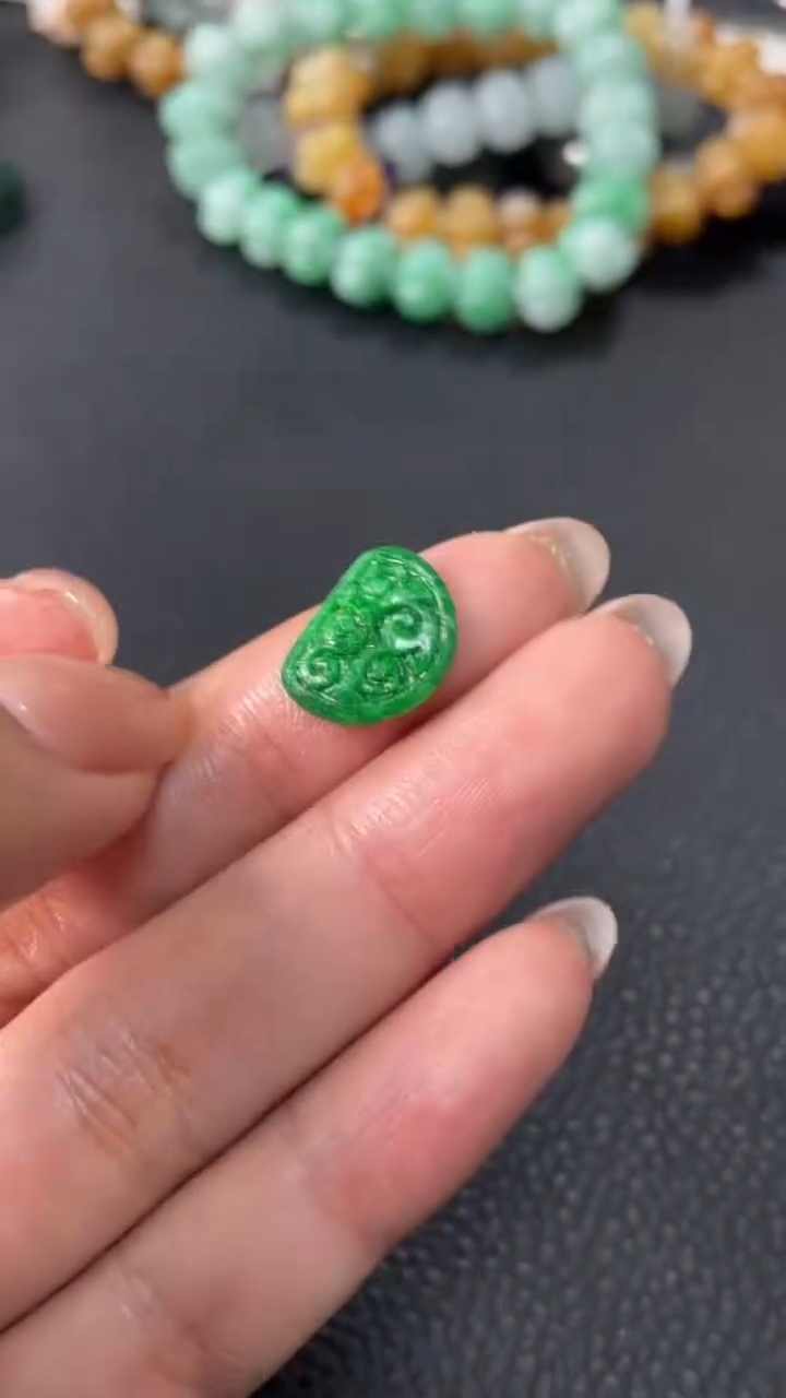 【闪购商品】定制翡翠未镶嵌月亮300+30