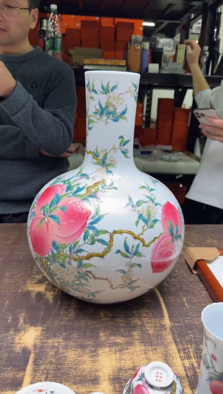 碎*（预售）青衿堂 粉彩桃子 天球瓶