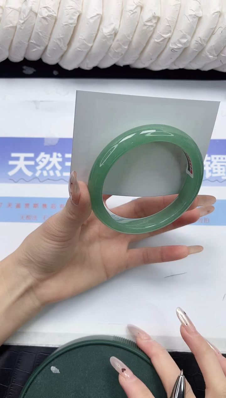 未镶嵌手镯石英质玉136-60