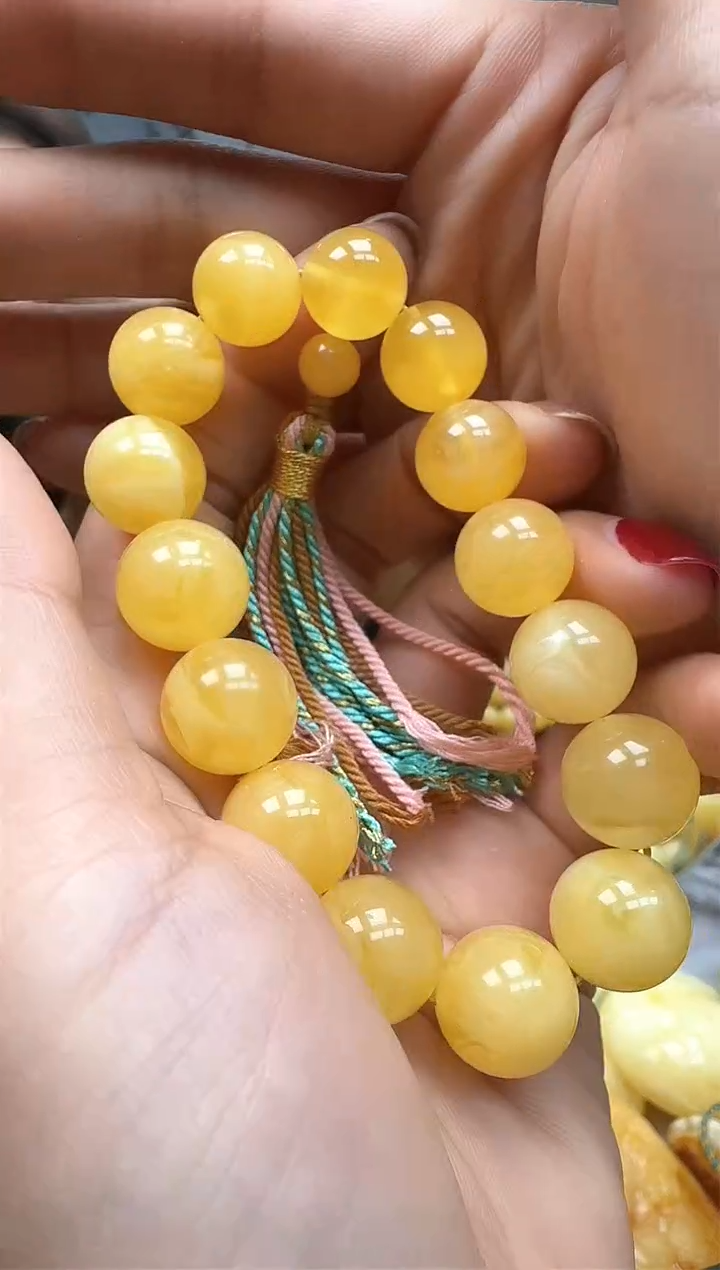 【闪购商品】琥珀裸石未镶嵌手串