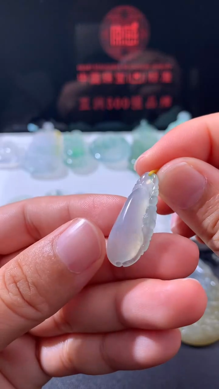 未镶嵌定制翡翠       