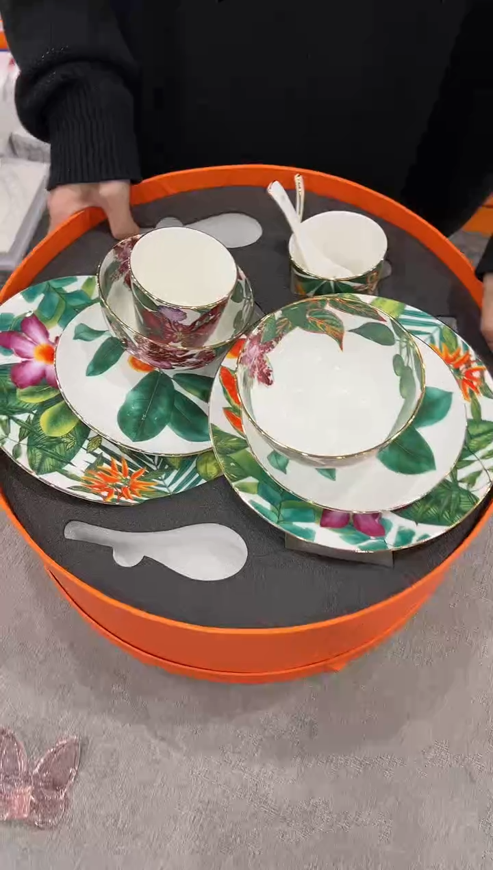 【闪购商品】杯H132--------------