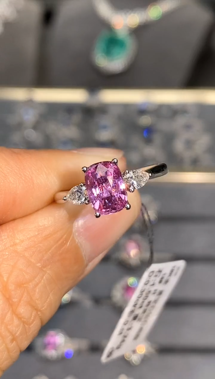 【闪购商品】彩色蓝宝石戒指18K金镶嵌1.5ct/新年开工价
