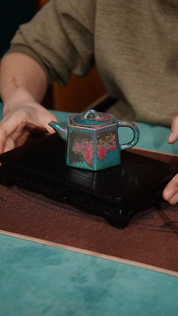 【闪购商品】233-1六方壶（炉钧釉 窑变随机）