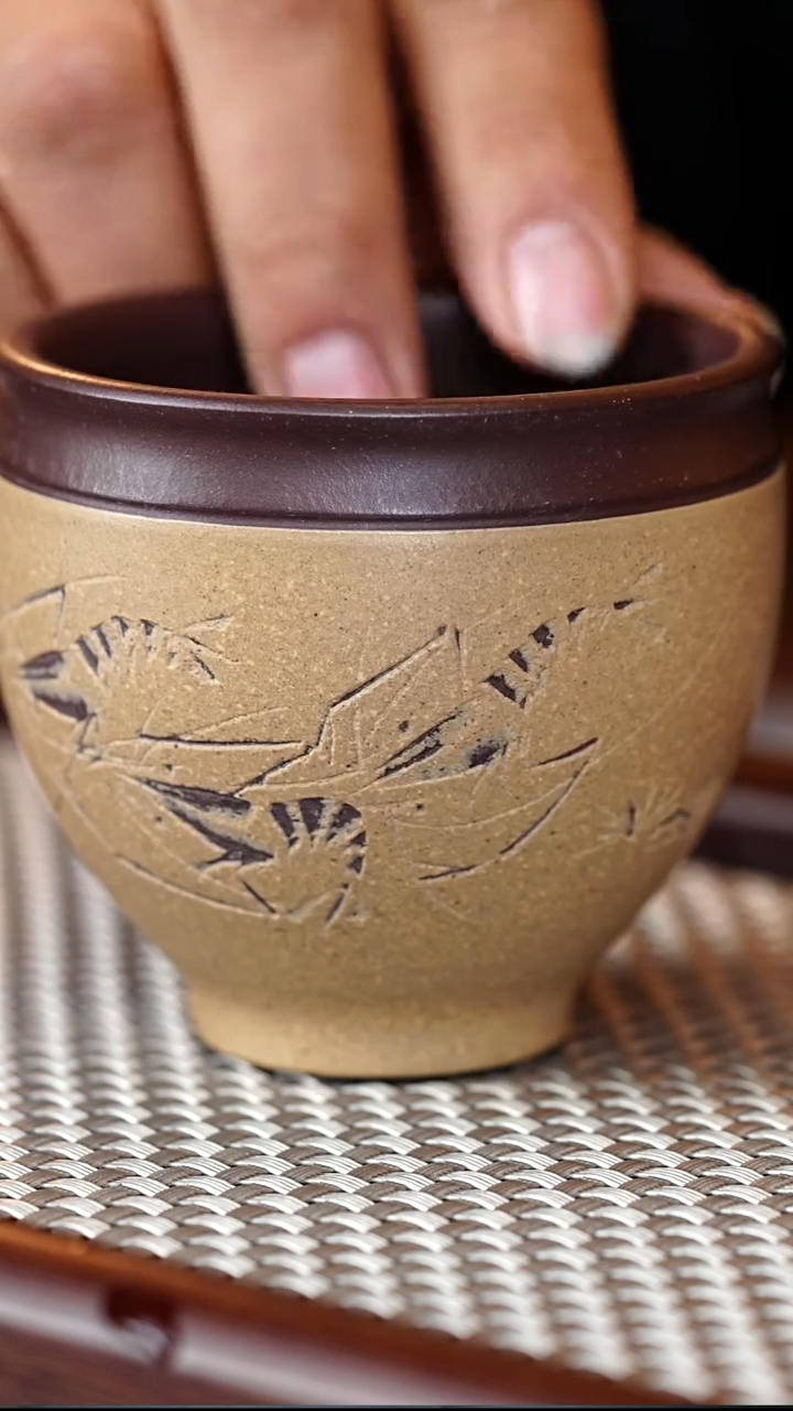 茶杯紫砂紫砂主人杯 粉浆手工刻绘虾趣 053