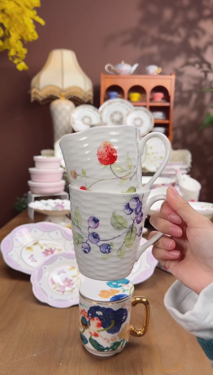 【闪购商品】瓦当浆果马克杯2个(蓝莓,草莓)