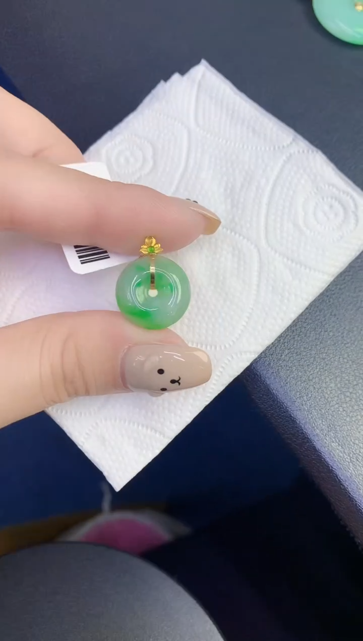 颈饰18K金镶嵌翡翠缅甸天然翡翠A货