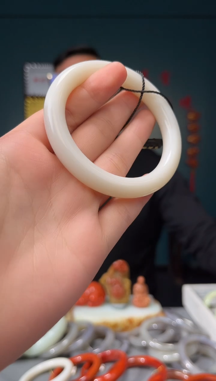 【闪购商品】和田玉颈饰未镶嵌圈口备注