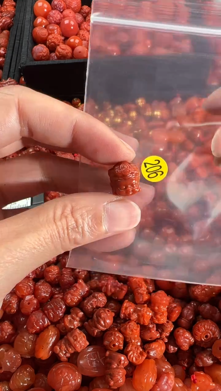 【闪购商品】南红玛瑙颈饰未镶嵌1