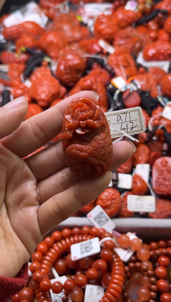 【闪购商品】南红玛瑙未镶嵌珠宝奇石a71