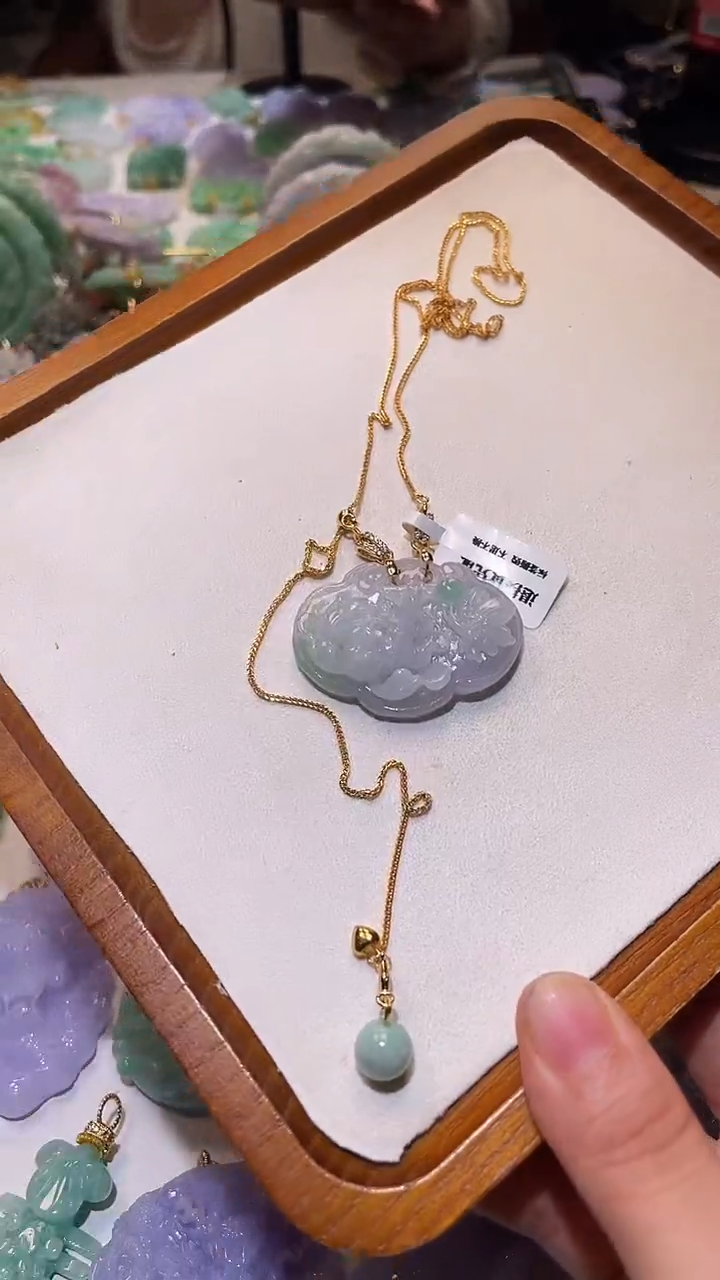 翡翠未镶嵌颈饰吊坠