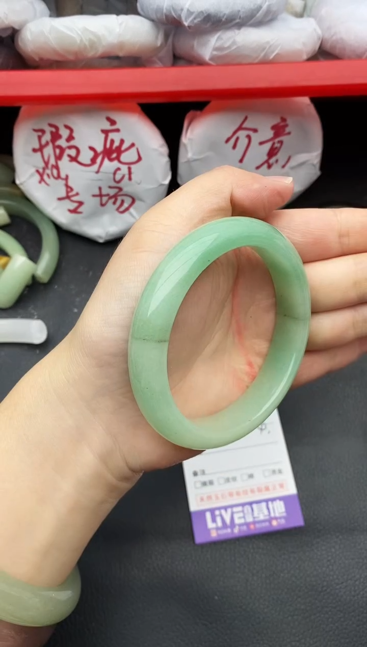 未镶嵌手镯石英质玉瑕疵152+60.4