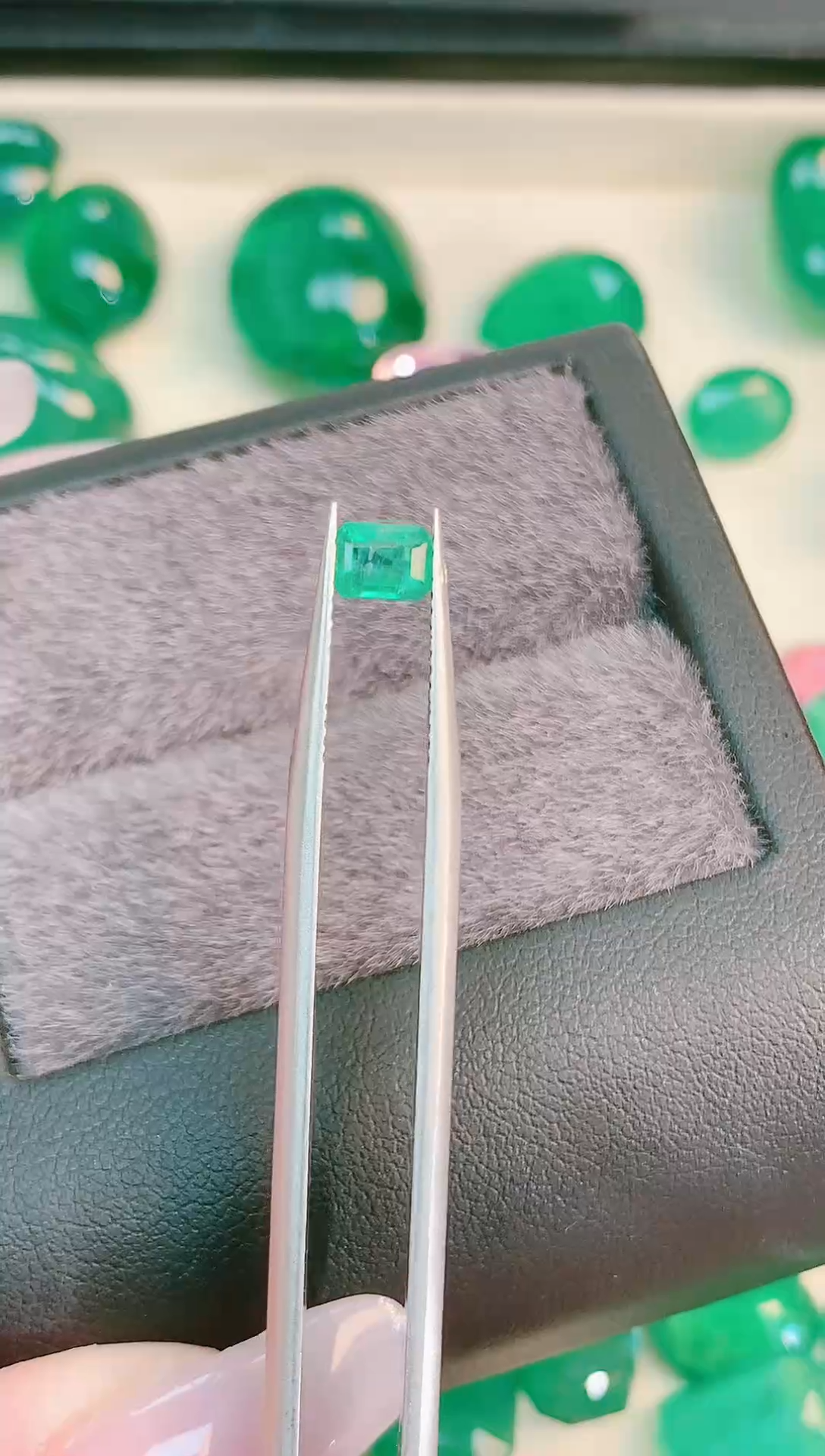 裸石祖母绿微瑕0.49ct