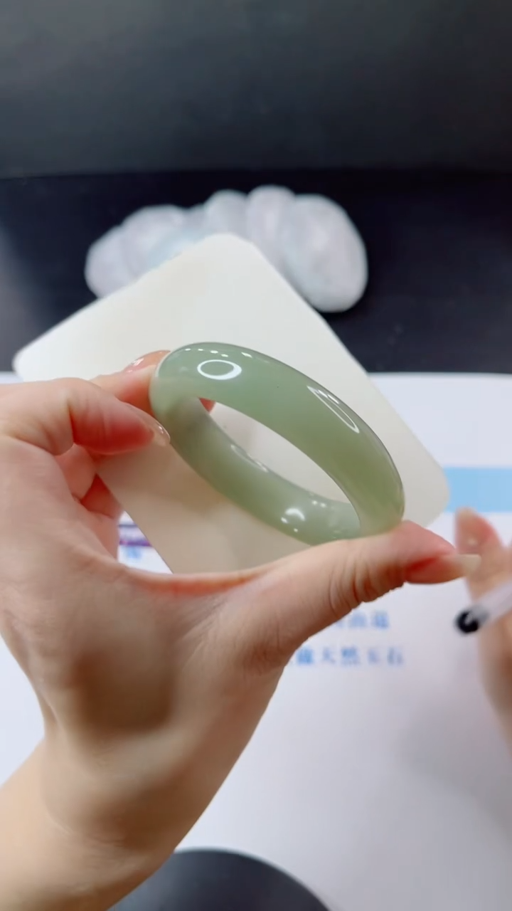 未镶嵌手镯石英质玉多样性发货L70